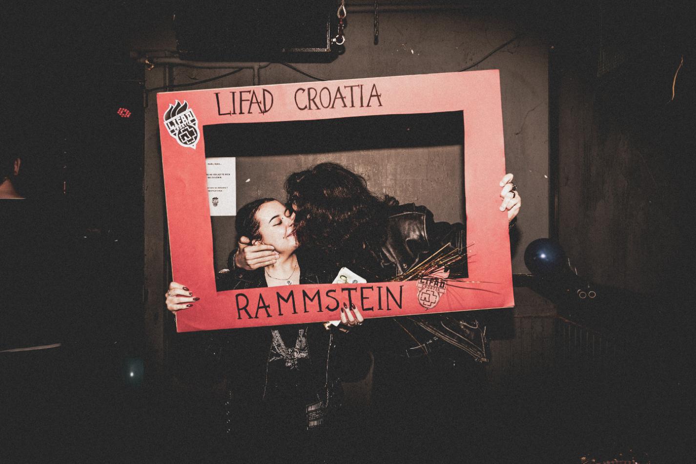 POBJEDNICI NAŠE LIFAD KISS CAM NAGRADNE IGRE S PARTYJA U DVA OSAM